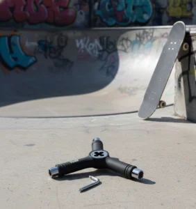 Llave Y Tuxs Multifunción con Terraja para Skate